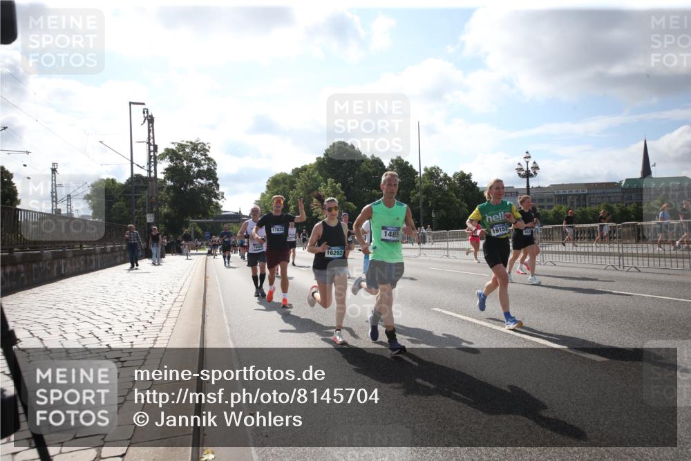29.06.2025 - hella hamburg halbmarathon Jannik Wohlers http://msf.ph/oto/8145704 29.06.2025 09:58:32 Lombardsbrücke 1410, 1485, 1715, 1719, 1946, 1951, 1972, 2840, 3037, 3334, 3952, 5077, 5391, 6294, 6629, 6657, 7082, 7232, 7369, 7732, 8068, 8322, 8639, 8721, 8798, 9655, 9727, 9770, 10488, 10724, 11212, 11542, 11612, 11976, 12135, 12527, 13397, 13654, 13880, 13997, 14355, 14363, 14368, 14702, 15407, 15446, 15497, 15516, 16108, 16292, 16467, 17181, 17383, 17491, 17828, 18000, 18133, 18181, 18308, 18340, 18746, 18835, 19152 meine-sportfotos.de