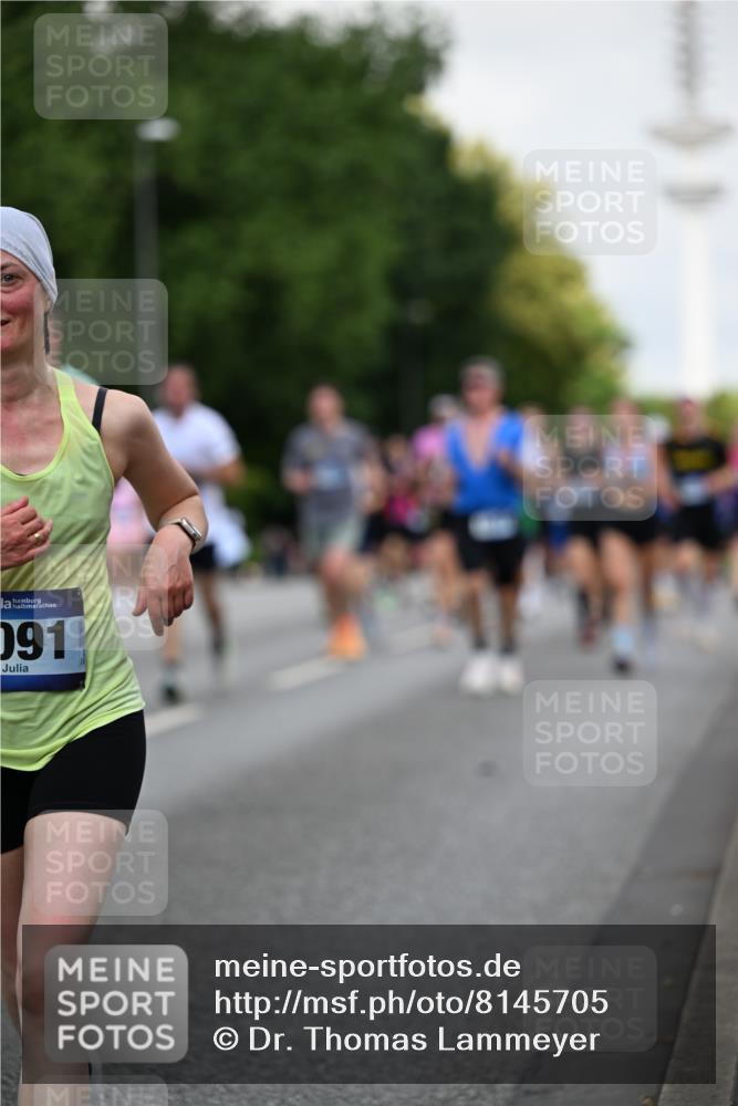 29.06.2025 - hella hamburg halbmarathon Dr. Thomas Lammeyer http://msf.ph/oto/8145705 29.06.2025 10:05:30 Kennedybrücke 1420, 1526, 2006, 2091, 2167, 2490, 2806, 2936, 2957, 3425, 3663, 3976, 4068, 4319, 4322, 4370, 5675, 6087, 6281, 0000, 6302, 6921, 6924, 7287, 7658, 7846, 8030, 8046, 8392, 8578, 8632, 8691, 8822, 9124, 9932, 10074, 10281, 10301, 10383, 10576, 10915, 11043 meine-sportfotos.de
