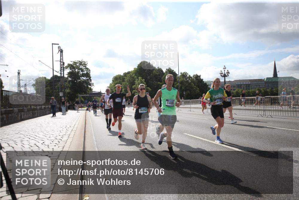 29.06.2025 - hella hamburg halbmarathon Jannik Wohlers http://msf.ph/oto/8145706 29.06.2025 09:58:32 Lombardsbrücke 1410, 1485, 1715, 1719, 1946, 1951, 1972, 2840, 3037, 3334, 3952, 5077, 5391, 6294, 6629, 6657, 7082, 7232, 7369, 7732, 8068, 8322, 8639, 8721, 8798, 9655, 9727, 9770, 10488, 10724, 11212, 11542, 11612, 11976, 12135, 12527, 13397, 13654, 13880, 13997, 14355, 14363, 14368, 14702, 15407, 15446, 15497, 15516, 16108, 16292, 16467, 17181, 17383, 17491, 17828, 18000, 18133, 18181, 18308, 18340, 18746, 18835, 19152 meine-sportfotos.de