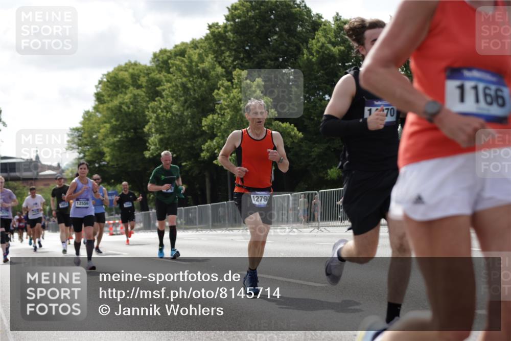 29.06.2025 - hella hamburg halbmarathon Jannik Wohlers http://msf.ph/oto/8145714 29.06.2025 10:10:32 Lombardsbrücke 1166, 1186, 1781, 2868, 4287, 5653, 7370, 9169, 9829, 12426, 12556, 12571, 12790, 12836, 13588, 13594, 14022, 14270, 15214, 16808, 17500, 17532, 18949 meine-sportfotos.de