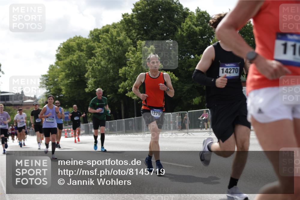 29.06.2025 - hella hamburg halbmarathon Jannik Wohlers http://msf.ph/oto/8145719 29.06.2025 10:10:32 Lombardsbrücke 1166, 1186, 1781, 2868, 4287, 5653, 7370, 9169, 9829, 12426, 12556, 12571, 12790, 12836, 13588, 13594, 14022, 14270, 15214, 16808, 17500, 17532, 18949 meine-sportfotos.de