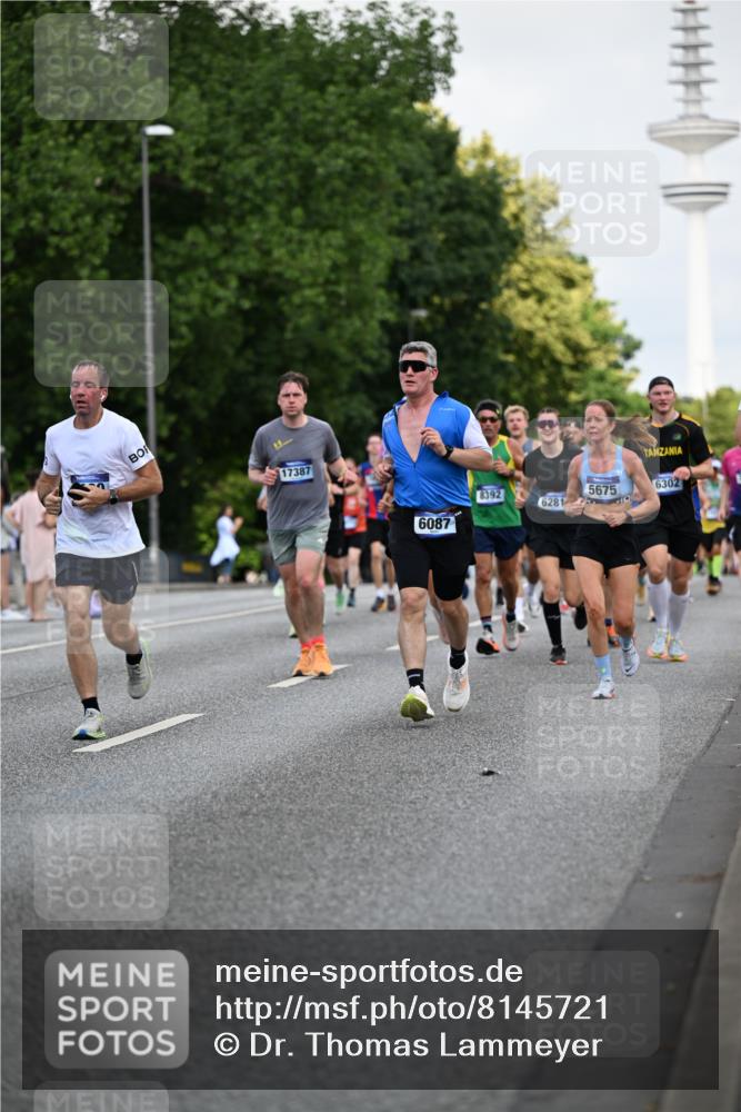 29.06.2025 - hella hamburg halbmarathon Dr. Thomas Lammeyer http://msf.ph/oto/8145721 29.06.2025 10:05:31 Kennedybrücke 1526, 1653, 2006, 2091, 2167, 2490, 2806, 2936, 2957, 3425, 3663, 3976, 4068, 4319, 4322, 4370, 5675, 6087, 6281, 0000, 6302, 6921, 6924, 7287, 7658, 7846, 8030, 8046, 8392, 8578, 8632, 8822, 9124, 9932, 10074, 10281, 10301, 10383, 10576, 10915, 11043 meine-sportfotos.de