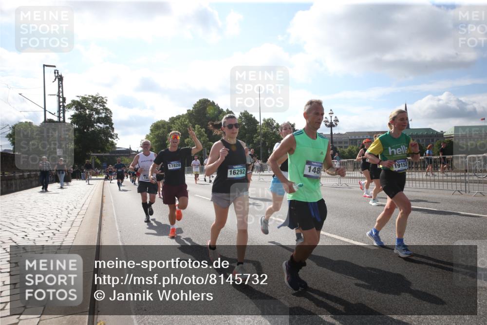 29.06.2025 - hella hamburg halbmarathon Jannik Wohlers http://msf.ph/oto/8145732 29.06.2025 09:58:33 Lombardsbrücke 1410, 1485, 1715, 1719, 1946, 1951, 1972, 2840, 3037, 3334, 3952, 5077, 5391, 6294, 6399, 6629, 6657, 7082, 7232, 7369, 7732, 8068, 8322, 8639, 8721, 8798, 9655, 9727, 9770, 10488, 11212, 11542, 11589, 11604, 11612, 11976, 12135, 12527, 13397, 13654, 13997, 14355, 14363, 14702, 15407, 15446, 15497, 15516, 16292, 16467, 17181, 17383, 17491, 17828, 18000, 18133, 18181, 18308, 18340, 18746, 18835, 19152 meine-sportfotos.de