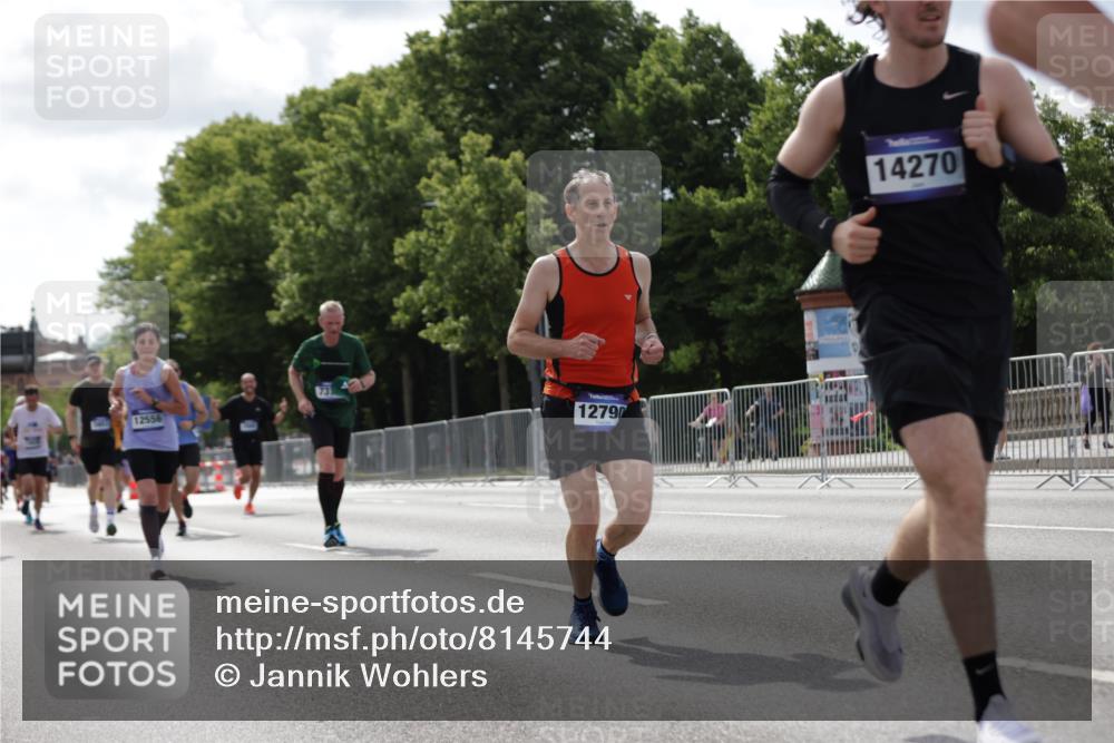 29.06.2025 - hella hamburg halbmarathon Jannik Wohlers http://msf.ph/oto/8145744 29.06.2025 10:10:32 Lombardsbrücke 1166, 1186, 1781, 2868, 4287, 5653, 7370, 9169, 9829, 12426, 12556, 12571, 12790, 12836, 13588, 13594, 14022, 14270, 15214, 16808, 17500, 17532, 18949 meine-sportfotos.de