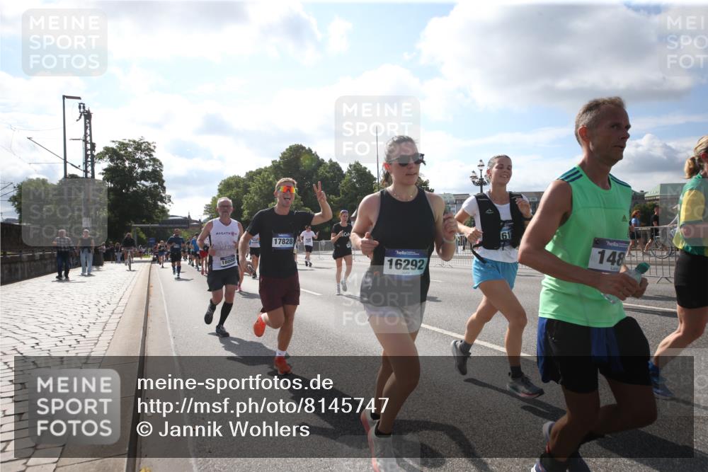 29.06.2025 - hella hamburg halbmarathon Jannik Wohlers http://msf.ph/oto/8145747 29.06.2025 09:58:33 Lombardsbrücke 1410, 1485, 1715, 1719, 1946, 1951, 1972, 2840, 3037, 3334, 3952, 5077, 5391, 6294, 6399, 6629, 6657, 7082, 7232, 7369, 7732, 8068, 8322, 8639, 8721, 8798, 9655, 9727, 9770, 10488, 11212, 11542, 11589, 11604, 11612, 11976, 12135, 12527, 13397, 13654, 13997, 14355, 14363, 14702, 15407, 15446, 15497, 15516, 16292, 16467, 17181, 17383, 17491, 17828, 18000, 18133, 18181, 18308, 18340, 18746, 18835, 19152 meine-sportfotos.de