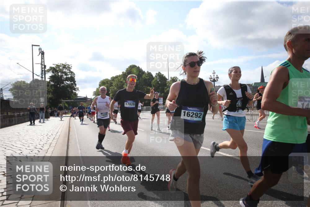 29.06.2025 - hella hamburg halbmarathon Jannik Wohlers http://msf.ph/oto/8145748 29.06.2025 09:58:33 Lombardsbrücke 1410, 1485, 1715, 1719, 1946, 1951, 1972, 2840, 3037, 3334, 3952, 5077, 5391, 6294, 6399, 6629, 6657, 7082, 7232, 7369, 7732, 8068, 8322, 8639, 8721, 8798, 9655, 9727, 9770, 10488, 11212, 11542, 11589, 11604, 11612, 11976, 12135, 12527, 13397, 13654, 13997, 14355, 14363, 14702, 15407, 15446, 15497, 15516, 16292, 16467, 17181, 17383, 17491, 17828, 18000, 18133, 18181, 18308, 18340, 18746, 18835, 19152 meine-sportfotos.de