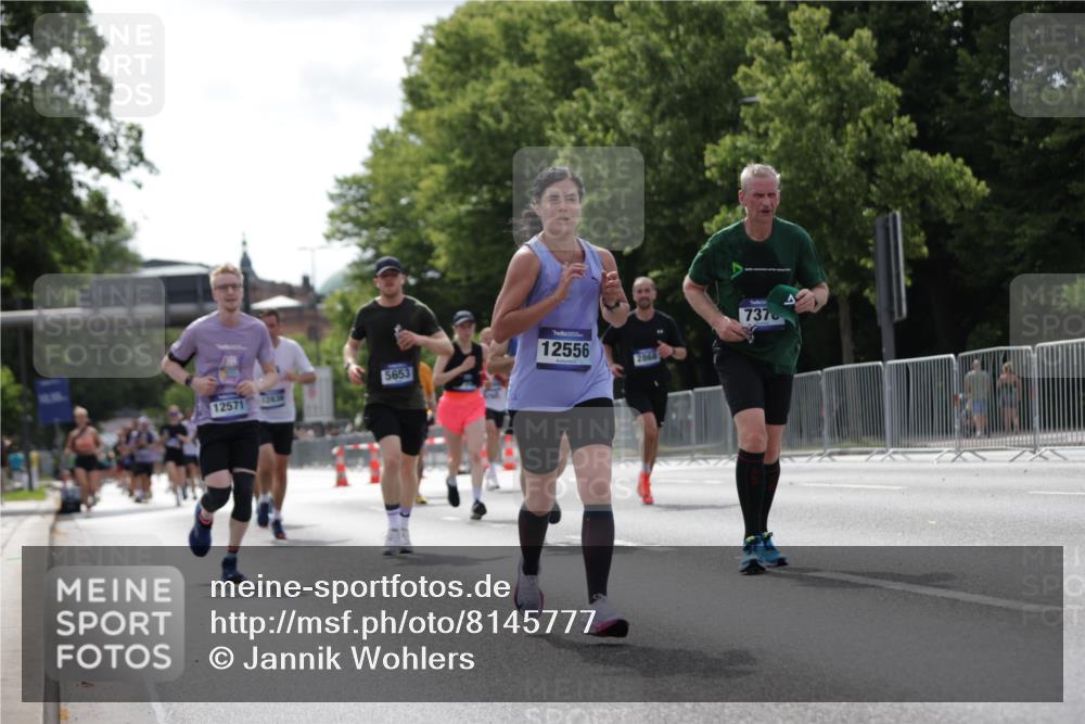 29.06.2025 - hella hamburg halbmarathon Jannik Wohlers http://msf.ph/oto/8145777 29.06.2025 10:10:34 Lombardsbrücke 1166, 1186, 1781, 2868, 4287, 5653, 7271, 7370, 8561, 9169, 9829, 12426, 12556, 12571, 12790, 12836, 13588, 13594, 14022, 14270, 15009, 15214, 16808, 17500 meine-sportfotos.de