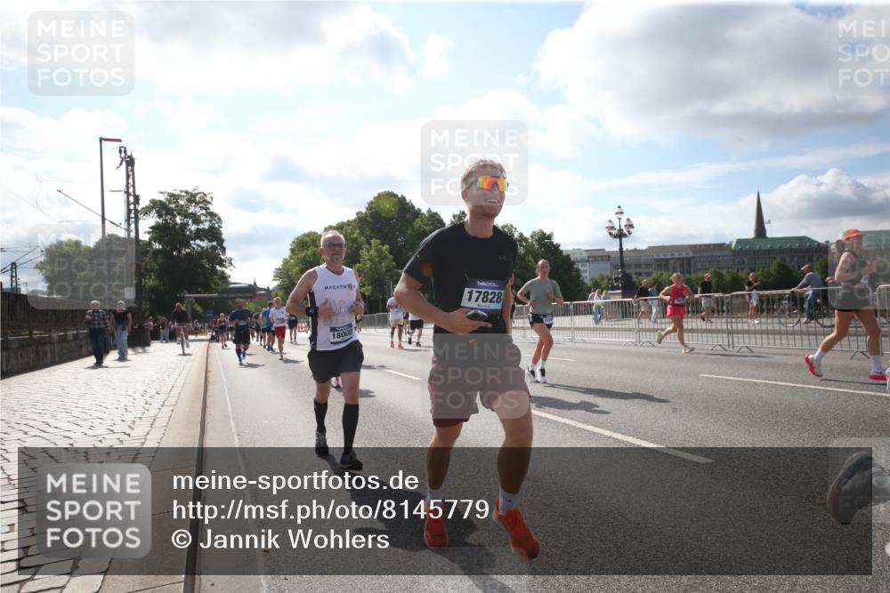 29.06.2025 - hella hamburg halbmarathon Jannik Wohlers http://msf.ph/oto/8145779 29.06.2025 09:58:34 Lombardsbrücke 1410, 1485, 1715, 1719, 1972, 3037, 3334, 3952, 5391, 6294, 6399, 6629, 6657, 7232, 7369, 7732, 8068, 8322, 8639, 8721, 8798, 9655, 9727, 9770, 9884, 10488, 11212, 11542, 11589, 11604, 11612, 11976, 12135, 12527, 13397, 13654, 13997, 14355, 14363, 14702, 15407, 15446, 15497, 15516, 16292, 16467, 17181, 17383, 17491, 17828, 18000, 18133, 18181, 18308, 18340, 18746, 18835, 19152 meine-sportfotos.de