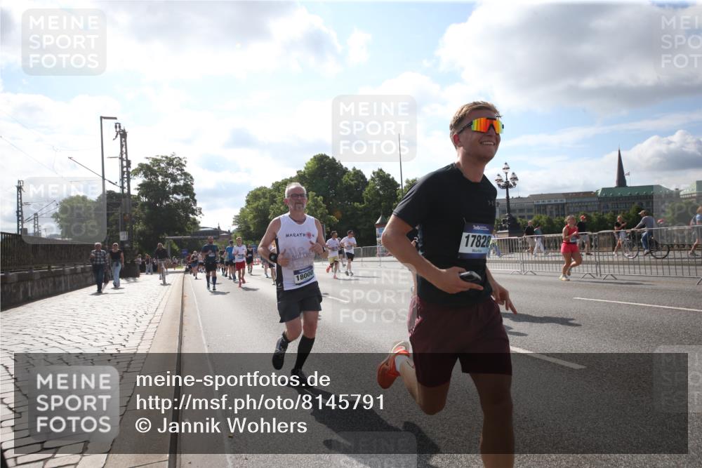 29.06.2025 - hella hamburg halbmarathon Jannik Wohlers http://msf.ph/oto/8145791 29.06.2025 09:58:34 Lombardsbrücke 1410, 1485, 1715, 1719, 1972, 3037, 3334, 3952, 5391, 6294, 6399, 6629, 6657, 7232, 7369, 7732, 8068, 8322, 8639, 8721, 8798, 9655, 9727, 9770, 9884, 10488, 11212, 11542, 11589, 11604, 11612, 11976, 12135, 12527, 13397, 13654, 13997, 14355, 14363, 14702, 15407, 15446, 15497, 15516, 16292, 16467, 17181, 17383, 17491, 17828, 18000, 18133, 18181, 18308, 18340, 18746, 18835, 19152 meine-sportfotos.de
