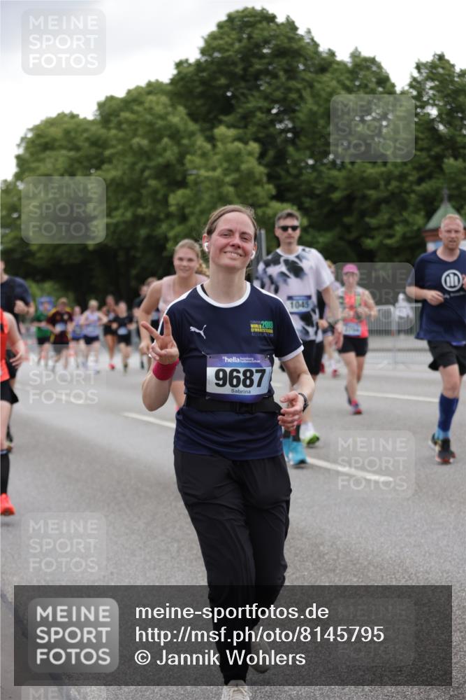 29.06.2025 - hella hamburg halbmarathon Jannik Wohlers http://msf.ph/oto/8145795 29.06.2025 10:47:17 Lombardsbrücke 1045, 1246, 1434, 1618, 1639, 1926, 2491, 2704, 2790, 2882, 3339, 4037, 4423, 5621, 5622, 7970, 8270, 8550, 9687, 10206, 10658, 10991, 11351, 11458, 11730, 11738, 11802, 11909, 11923, 12412, 12431, 12432, 12582, 13399, 13737, 13909, 14197, 15030, 15543, 15688, 16018, 16305, 16356, 16686, 17216, 18415, 18474, 18623, 19062 meine-sportfotos.de
