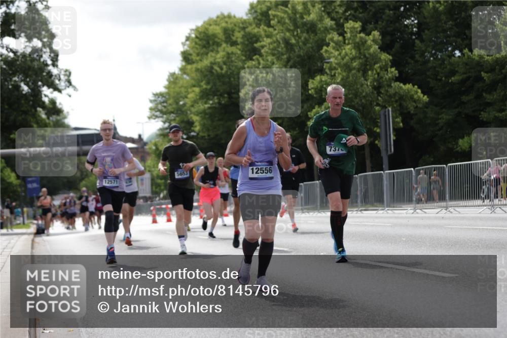 29.06.2025 - hella hamburg halbmarathon Jannik Wohlers http://msf.ph/oto/8145796 29.06.2025 10:10:34 Lombardsbrücke 1166, 1186, 1781, 2868, 4287, 5653, 7271, 7370, 8561, 9169, 9829, 12426, 12556, 12571, 12790, 12836, 13588, 13594, 14022, 14270, 15009, 15214, 16808, 17500 meine-sportfotos.de