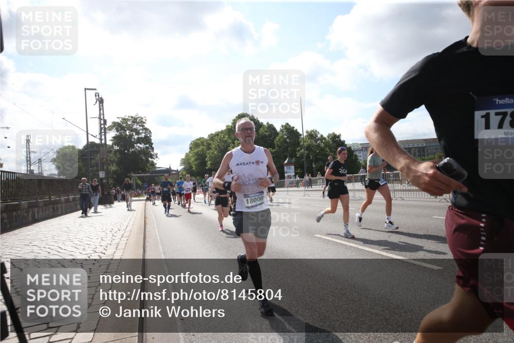 29.06.2025 - hella hamburg halbmarathon Jannik Wohlers http://msf.ph/oto/8145804 29.06.2025 09:58:34 Lombardsbrücke 1410, 1485, 1715, 1719, 1972, 3037, 3334, 3952, 5391, 6294, 6399, 6629, 6657, 7232, 7369, 7732, 8068, 8322, 8639, 8721, 8798, 9655, 9727, 9770, 9884, 10488, 11212, 11542, 11589, 11604, 11612, 11976, 12135, 12527, 13397, 13654, 13997, 14355, 14363, 14702, 15407, 15446, 15497, 15516, 16292, 16467, 17181, 17383, 17491, 17828, 18000, 18133, 18181, 18308, 18340, 18746, 18835, 19152 meine-sportfotos.de