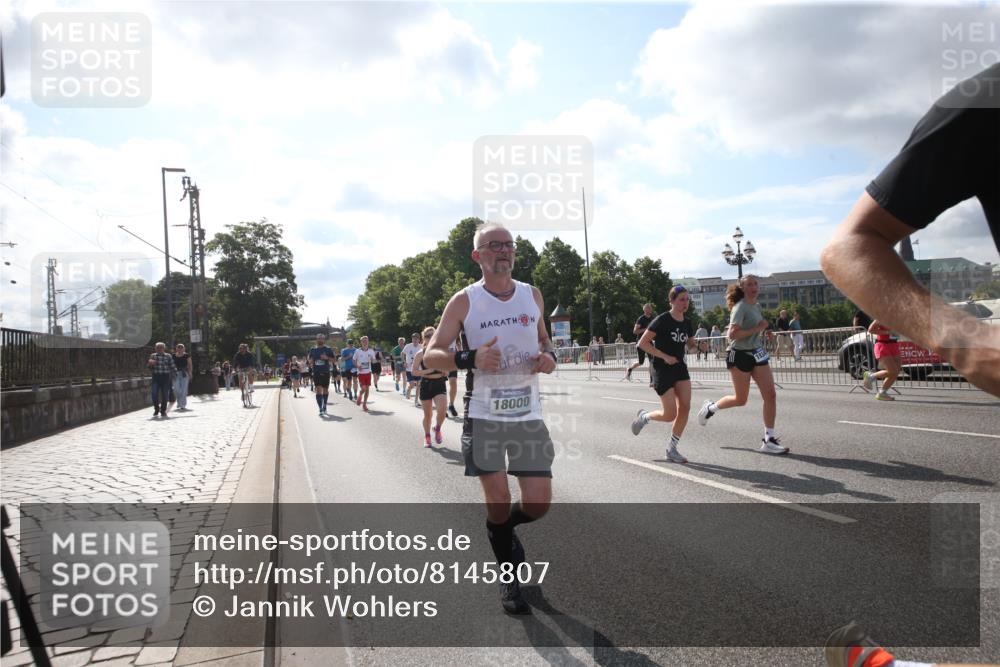 29.06.2025 - hella hamburg halbmarathon Jannik Wohlers http://msf.ph/oto/8145807 29.06.2025 09:58:34 Lombardsbrücke 1410, 1485, 1715, 1719, 1972, 3037, 3334, 3952, 5391, 6294, 6399, 6629, 6657, 7232, 7369, 7732, 8068, 8322, 8639, 8721, 8798, 9655, 9727, 9770, 9884, 10488, 11212, 11542, 11589, 11604, 11612, 11976, 12135, 12527, 13397, 13654, 13997, 14355, 14363, 14702, 15407, 15446, 15497, 15516, 16292, 16467, 17181, 17383, 17491, 17828, 18000, 18133, 18181, 18308, 18340, 18746, 18835, 19152 meine-sportfotos.de