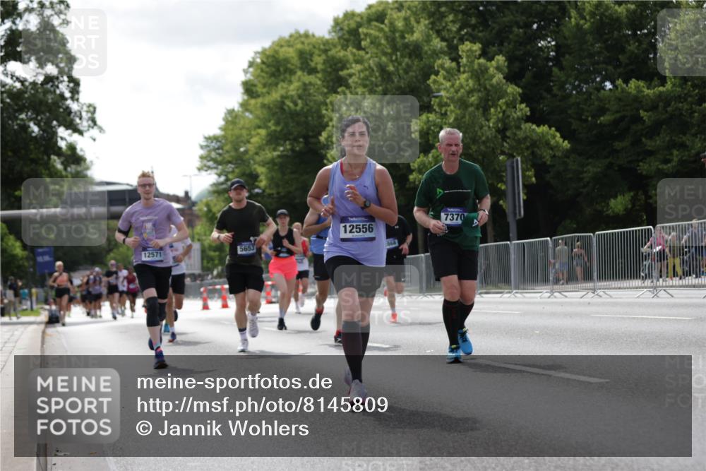 29.06.2025 - hella hamburg halbmarathon Jannik Wohlers http://msf.ph/oto/8145809 29.06.2025 10:10:34 Lombardsbrücke 1166, 1186, 1781, 2868, 4287, 5653, 7271, 7370, 8561, 9169, 9829, 12426, 12556, 12571, 12790, 12836, 13588, 13594, 14022, 14270, 15009, 15214, 16808, 17500 meine-sportfotos.de