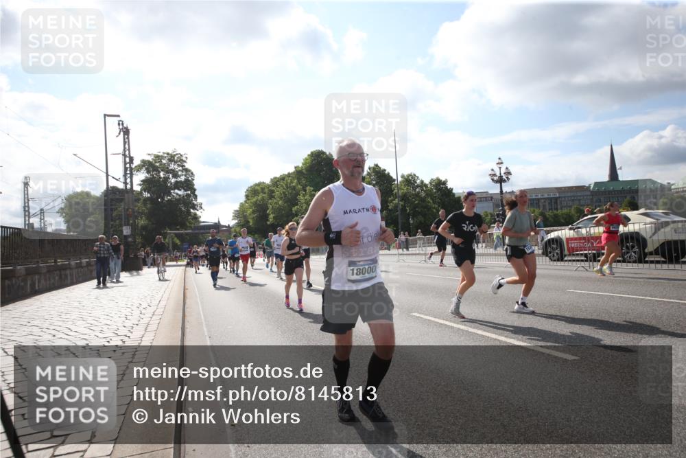29.06.2025 - hella hamburg halbmarathon Jannik Wohlers http://msf.ph/oto/8145813 29.06.2025 09:58:34 Lombardsbrücke 1410, 1485, 1715, 1719, 1972, 3037, 3334, 3952, 5391, 6294, 6399, 6629, 6657, 7232, 7369, 7732, 8068, 8322, 8639, 8721, 8798, 9655, 9727, 9770, 9884, 10488, 11212, 11542, 11589, 11604, 11612, 11976, 12135, 12527, 13397, 13654, 13997, 14355, 14363, 14702, 15407, 15446, 15497, 15516, 16292, 16467, 17181, 17383, 17491, 17828, 18000, 18133, 18181, 18308, 18340, 18746, 18835, 19152 meine-sportfotos.de