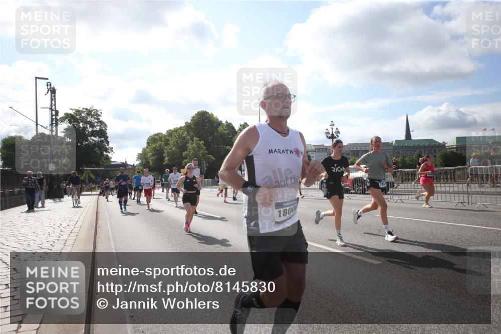 29.06.2025 - hella hamburg halbmarathon Jannik Wohlers http://msf.ph/oto/8145830 29.06.2025 09:58:34 Lombardsbrücke 1410, 1485, 1715, 1719, 1972, 3037, 3334, 3952, 5391, 6294, 6399, 6629, 6657, 7232, 7369, 7732, 8068, 8322, 8639, 8721, 8798, 9655, 9727, 9770, 9884, 10488, 11212, 11542, 11589, 11604, 11612, 11976, 12135, 12527, 13397, 13654, 13997, 14355, 14363, 14702, 15407, 15446, 15497, 15516, 16292, 16467, 17181, 17383, 17491, 17828, 18000, 18133, 18181, 18308, 18340, 18746, 18835, 19152 meine-sportfotos.de