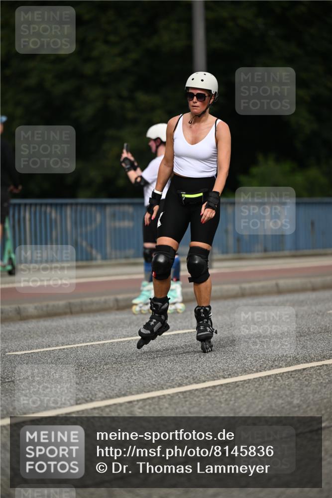 29.06.2025 - hella hamburg halbmarathon Dr. Thomas Lammeyer http://msf.ph/oto/8145836 29.06.2025 09:14:39 Kennedybrücke  meine-sportfotos.de