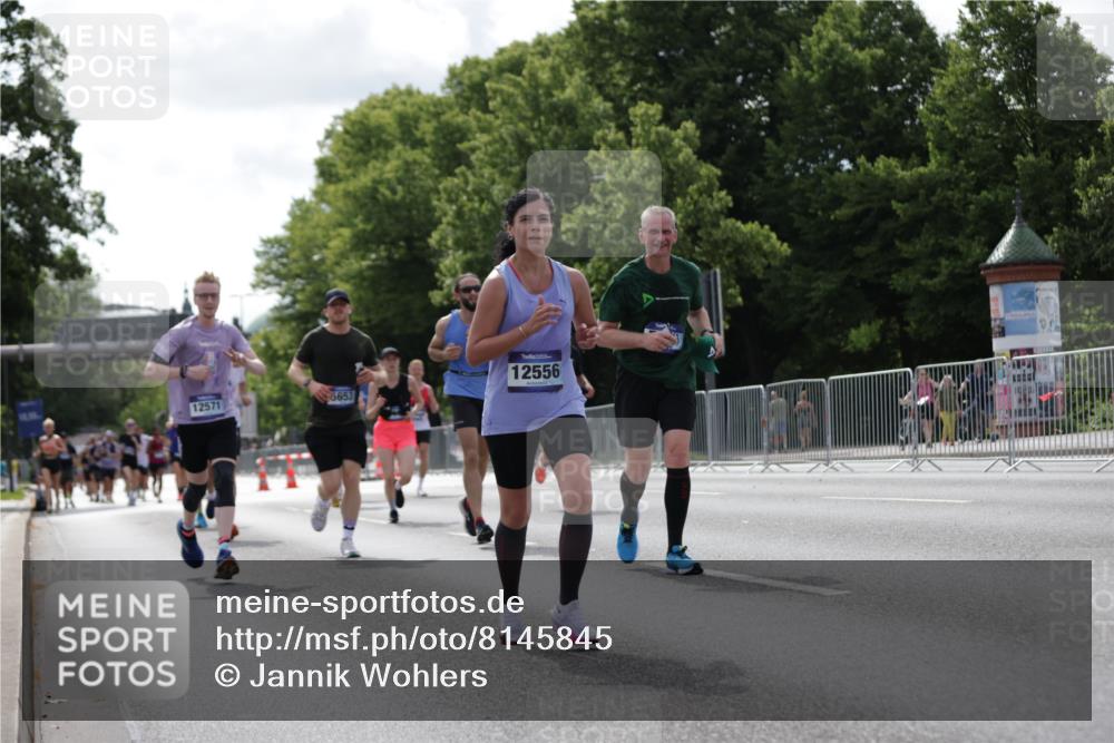29.06.2025 - hella hamburg halbmarathon Jannik Wohlers http://msf.ph/oto/8145845 29.06.2025 10:10:35 Lombardsbrücke 1166, 1186, 1781, 2868, 4287, 5653, 7271, 7370, 8561, 9169, 9829, 12426, 12556, 12571, 12790, 12836, 13588, 13594, 14022, 14270, 15009, 15214, 16808, 17500 meine-sportfotos.de