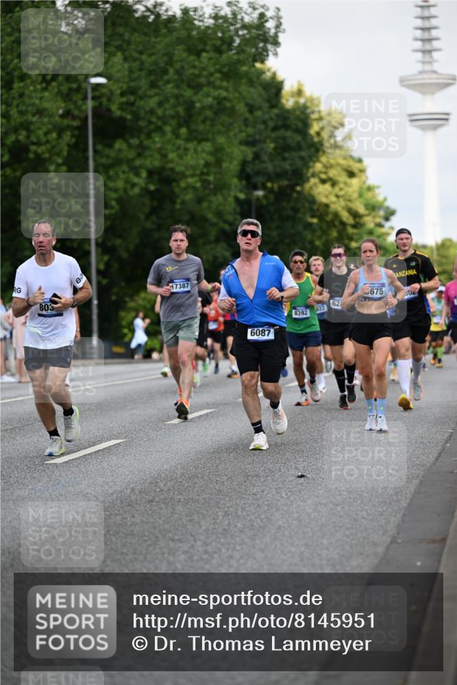 29.06.2025 - hella hamburg halbmarathon Dr. Thomas Lammeyer http://msf.ph/oto/8145951 29.06.2025 10:05:31 Kennedybrücke 1526, 1653, 2006, 2091, 2167, 2490, 2806, 2936, 2957, 3425, 3663, 3976, 4068, 4319, 4322, 4370, 5675, 6087, 6281, 0000, 6302, 6921, 6924, 7287, 7658, 7846, 8030, 8046, 8392, 8578, 8632, 8822, 9124, 9932, 10074, 10281, 10301, 10383, 10576, 10915, 11043 meine-sportfotos.de