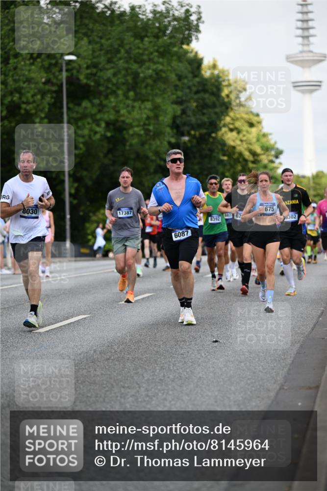 29.06.2025 - hella hamburg halbmarathon Dr. Thomas Lammeyer http://msf.ph/oto/8145964 29.06.2025 10:05:31 Kennedybrücke 1526, 1653, 2006, 2091, 2167, 2490, 2806, 2936, 2957, 3425, 3663, 3976, 4068, 4319, 4322, 4370, 5675, 6087, 6281, 0000, 6302, 6921, 6924, 7287, 7658, 7846, 8030, 8046, 8392, 8578, 8632, 8822, 9124, 9932, 10074, 10281, 10301, 10383, 10576, 10915, 11043 meine-sportfotos.de