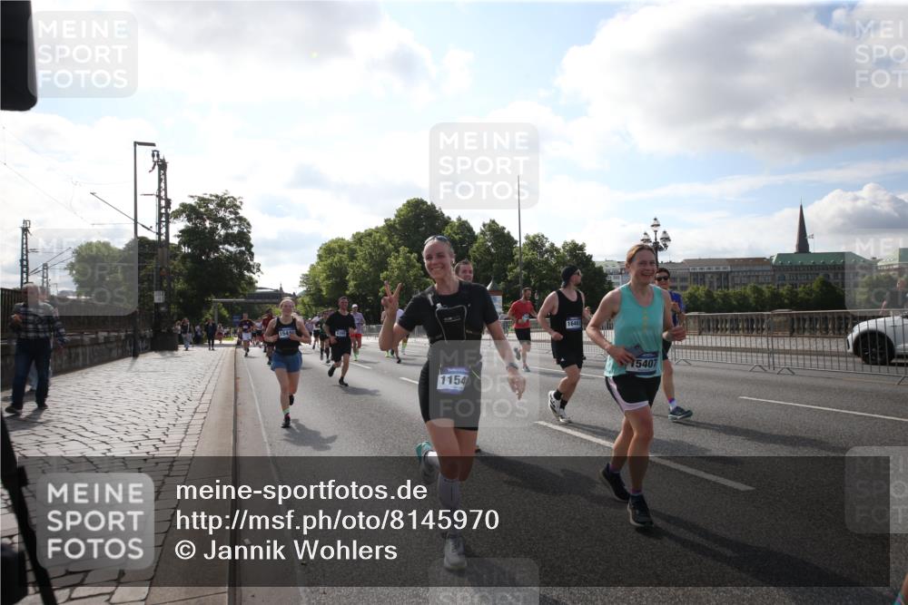 29.06.2025 - hella hamburg halbmarathon Jannik Wohlers http://msf.ph/oto/8145970 29.06.2025 09:58:40 Lombardsbrücke 1485, 1506, 1715, 1719, 1972, 2741, 2911, 3037, 3334, 3715, 4839, 5391, 5420, 6390, 6399, 6629, 7033, 7232, 7732, 7864, 8772, 8798, 9655, 9727, 9770, 9884, 10266, 10488, 11041, 11542, 11588, 11589, 11604, 11612, 12135, 12495, 12527, 13654, 13792, 13869, 13997, 15407, 15446, 15497, 15516, 15884, 16292, 16334, 16467, 17198, 17383, 17828, 18000, 18133, 18181, 18308, 18340, 18746, 18835, 19047, 19152 meine-sportfotos.de