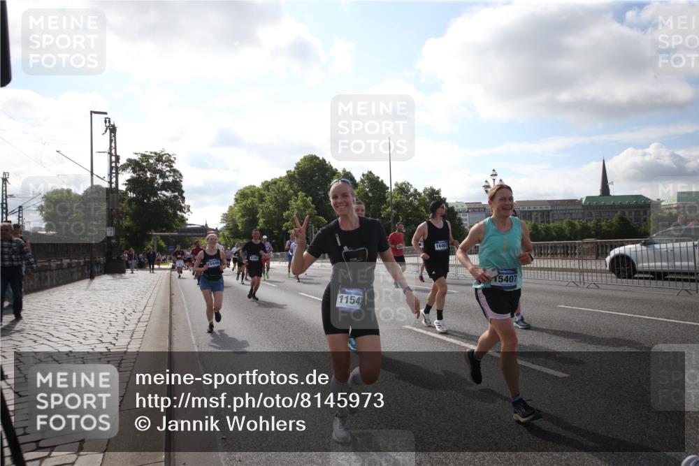 29.06.2025 - hella hamburg halbmarathon Jannik Wohlers http://msf.ph/oto/8145973 29.06.2025 09:58:40 Lombardsbrücke 1485, 1506, 1715, 1719, 1972, 2741, 2911, 3037, 3334, 3715, 4839, 5391, 5420, 6390, 6399, 6629, 7033, 7232, 7732, 7864, 8772, 8798, 9655, 9727, 9770, 9884, 10266, 10488, 11041, 11542, 11588, 11589, 11604, 11612, 12135, 12495, 12527, 13654, 13792, 13869, 13997, 15407, 15446, 15497, 15516, 15884, 16292, 16334, 16467, 17198, 17383, 17828, 18000, 18133, 18181, 18308, 18340, 18746, 18835, 19047, 19152 meine-sportfotos.de