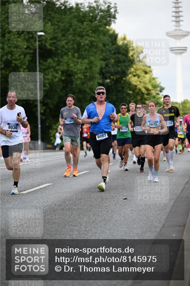 29.06.2025 - hella hamburg halbmarathon Dr. Thomas Lammeyer http://msf.ph/oto/8145975 29.06.2025 10:05:31 Kennedybrücke 1526, 1653, 2006, 2091, 2167, 2490, 2806, 2936, 2957, 3425, 3663, 3976, 4068, 4319, 4322, 4370, 5675, 6087, 6281, 0000, 6302, 6921, 6924, 7287, 7658, 7846, 8030, 8046, 8392, 8578, 8632, 8822, 9124, 9932, 10074, 10281, 10301, 10383, 10576, 10915, 11043 meine-sportfotos.de