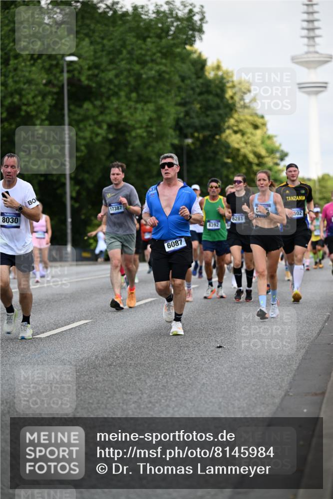 29.06.2025 - hella hamburg halbmarathon Dr. Thomas Lammeyer http://msf.ph/oto/8145984 29.06.2025 10:05:31 Kennedybrücke 1526, 1653, 2006, 2091, 2167, 2490, 2806, 2936, 2957, 3425, 3663, 3976, 4068, 4319, 4322, 4370, 5675, 6087, 6281, 0000, 6302, 6921, 6924, 7287, 7658, 7846, 8030, 8046, 8392, 8578, 8632, 8822, 9124, 9932, 10074, 10281, 10301, 10383, 10576, 10915, 11043 meine-sportfotos.de