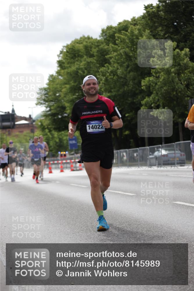 29.06.2025 - hella hamburg halbmarathon Jannik Wohlers http://msf.ph/oto/8145989 29.06.2025 10:10:40 Lombardsbrücke 1166, 1781, 2868, 4287, 5254, 5653, 7271, 7370, 8561, 10196, 12426, 12556, 12571, 12790, 12836, 14022, 14270, 15009, 15252, 17142, 17500, 19241 meine-sportfotos.de