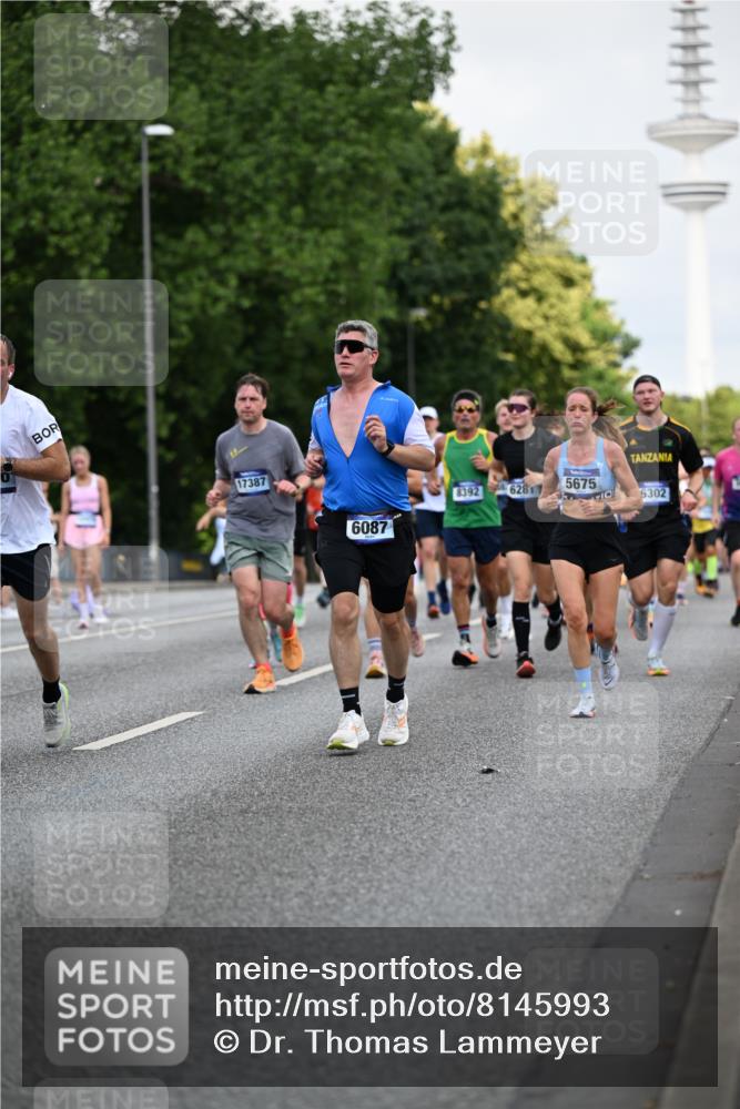 29.06.2025 - hella hamburg halbmarathon Dr. Thomas Lammeyer http://msf.ph/oto/8145993 29.06.2025 10:05:31 Kennedybrücke 1526, 1653, 2006, 2091, 2167, 2490, 2806, 2936, 2957, 3425, 3663, 3976, 4068, 4319, 4322, 4370, 5675, 6087, 6281, 0000, 6302, 6921, 6924, 7287, 7658, 7846, 8030, 8046, 8392, 8578, 8632, 8822, 9124, 9932, 10074, 10281, 10301, 10383, 10576, 10915, 11043 meine-sportfotos.de