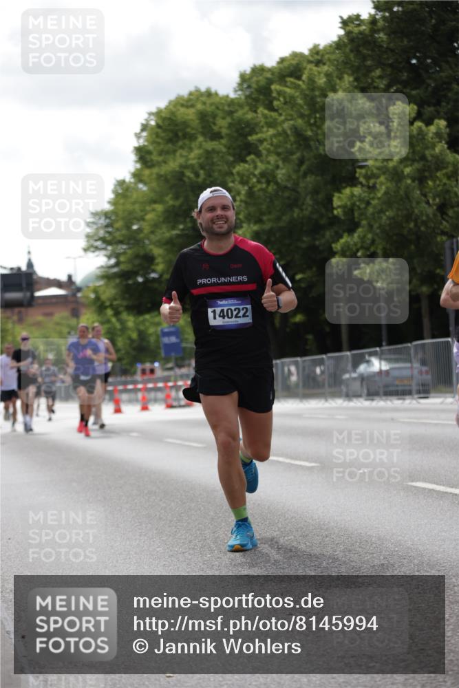 29.06.2025 - hella hamburg halbmarathon Jannik Wohlers http://msf.ph/oto/8145994 29.06.2025 10:10:40 Lombardsbrücke 1166, 1781, 2868, 4287, 5254, 5653, 7271, 7370, 8561, 10196, 12426, 12556, 12571, 12790, 12836, 14022, 14270, 15009, 15252, 17142, 17500, 19241 meine-sportfotos.de