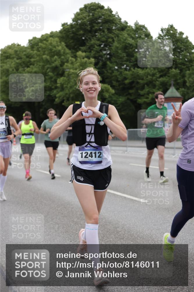 29.06.2025 - hella hamburg halbmarathon Jannik Wohlers http://msf.ph/oto/8146011 29.06.2025 10:47:27 Lombardsbrücke 1045, 1246, 1392, 1618, 1639, 1926, 2197, 2491, 2545, 2704, 2790, 3049, 4856, 5886, 7240, 7427, 7916, 7970, 8077, 8310, 8774, 9356, 9687, 9696, 9697, 10658, 10991, 11802, 11909, 11923, 12157, 12412, 12431, 12432, 12480, 12582, 13399, 14222, 14800, 15030, 15541, 15688, 15730, 16305, 16356, 17562, 17563, 18474, 19062 meine-sportfotos.de