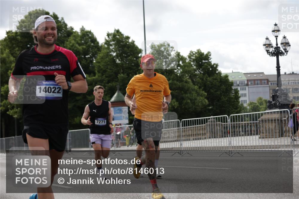 29.06.2025 - hella hamburg halbmarathon Jannik Wohlers http://msf.ph/oto/8146013 29.06.2025 10:10:41 Lombardsbrücke 1166, 1781, 2868, 4287, 5254, 5653, 7271, 7370, 8561, 10196, 12556, 12571, 12790, 12836, 14022, 14270, 15009, 15252, 17142, 17500, 19241 meine-sportfotos.de