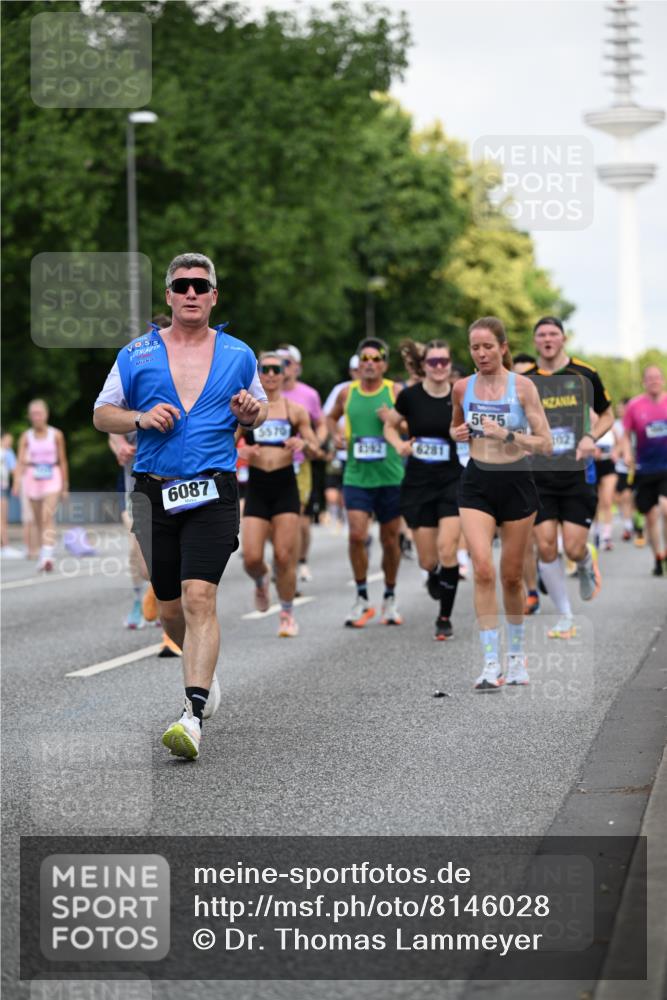 29.06.2025 - hella hamburg halbmarathon Dr. Thomas Lammeyer http://msf.ph/oto/8146028 29.06.2025 10:05:32 Kennedybrücke 1526, 1653, 1722, 2091, 2167, 2490, 2806, 2936, 2957, 3425, 3663, 3976, 4068, 4319, 4322, 4370, 5675, 6087, 6281, 0000, 6302, 6921, 6924, 7287, 7658, 7846, 8030, 8046, 8392, 8578, 8632, 8822, 9124, 9932, 10074, 10281, 10301, 10383, 10576, 10915, 11043 meine-sportfotos.de