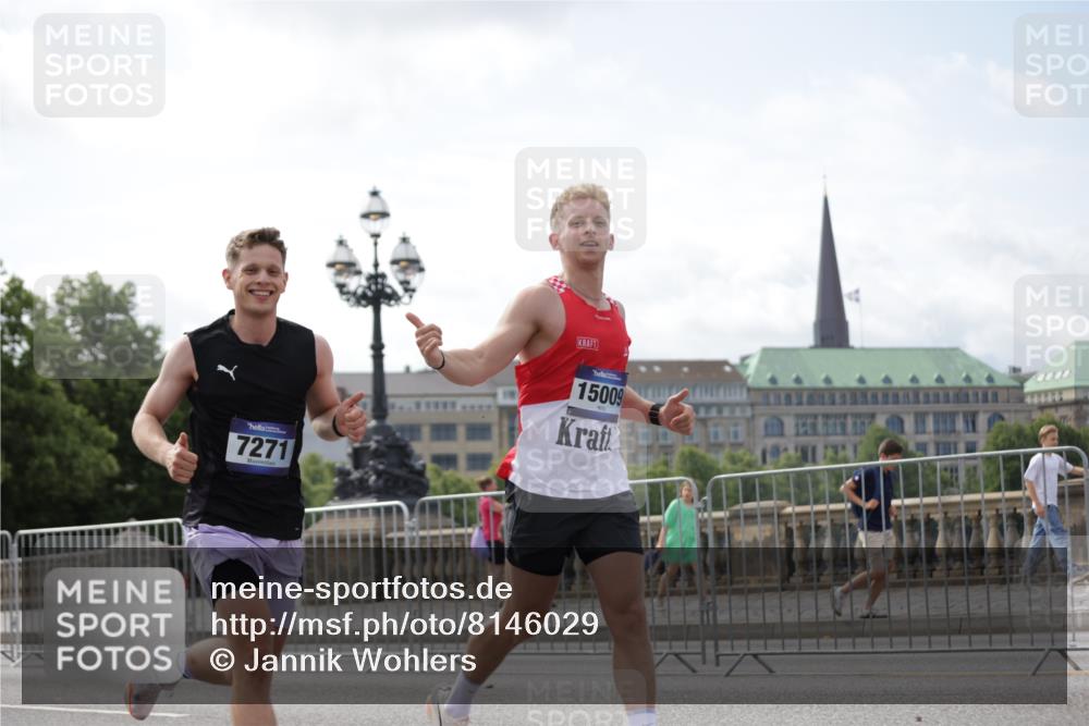 29.06.2025 - hella hamburg halbmarathon Jannik Wohlers http://msf.ph/oto/8146029 29.06.2025 10:10:42 Lombardsbrücke 1166, 1781, 2868, 4287, 5254, 5653, 7271, 7370, 8171, 8561, 10196, 11149, 12556, 12571, 12790, 12836, 14022, 14270, 15009, 15252, 15908, 17142, 17500, 19241 meine-sportfotos.de