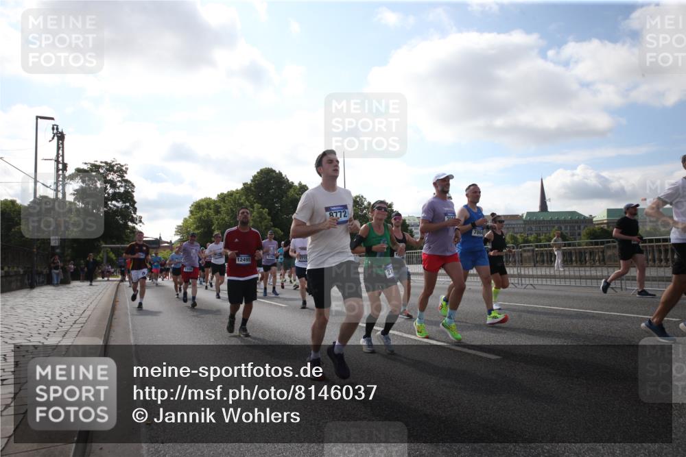29.06.2025 - hella hamburg halbmarathon Jannik Wohlers http://msf.ph/oto/8146037 29.06.2025 09:58:45 Lombardsbrücke 1506, 1715, 1719, 1972, 2741, 2911, 3037, 3715, 4467, 4839, 5391, 5420, 5457, 5458, 5492, 6390, 6399, 7033, 7129, 7130, 7232, 7864, 8509, 8772, 8798, 9655, 9884, 10266, 10519, 11041, 11068, 11542, 11588, 11589, 11604, 11689, 12014, 12186, 12406, 12495, 12527, 12949, 13792, 13869, 15156, 15407, 15446, 15516, 15686, 15856, 15884, 16334, 16467, 17198, 17383, 17828, 18000, 18133, 18181, 18308, 18340, 18746, 18835, 19047 meine-sportfotos.de