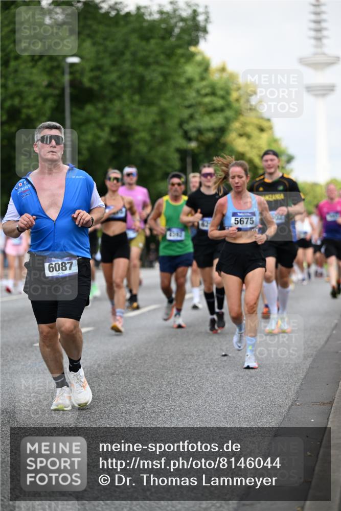 29.06.2025 - hella hamburg halbmarathon Dr. Thomas Lammeyer http://msf.ph/oto/8146044 29.06.2025 10:05:33 Kennedybrücke 1526, 1653, 1722, 1724, 2091, 2167, 2490, 2806, 2936, 2957, 3425, 3663, 3976, 4319, 4322, 4370, 5675, 6087, 6281, 0000, 6302, 6921, 6924, 7287, 7658, 7846, 8030, 8046, 8191, 8392, 8578, 8632, 8822, 9932, 10074, 10281, 10301, 10576, 10915, 11043 meine-sportfotos.de