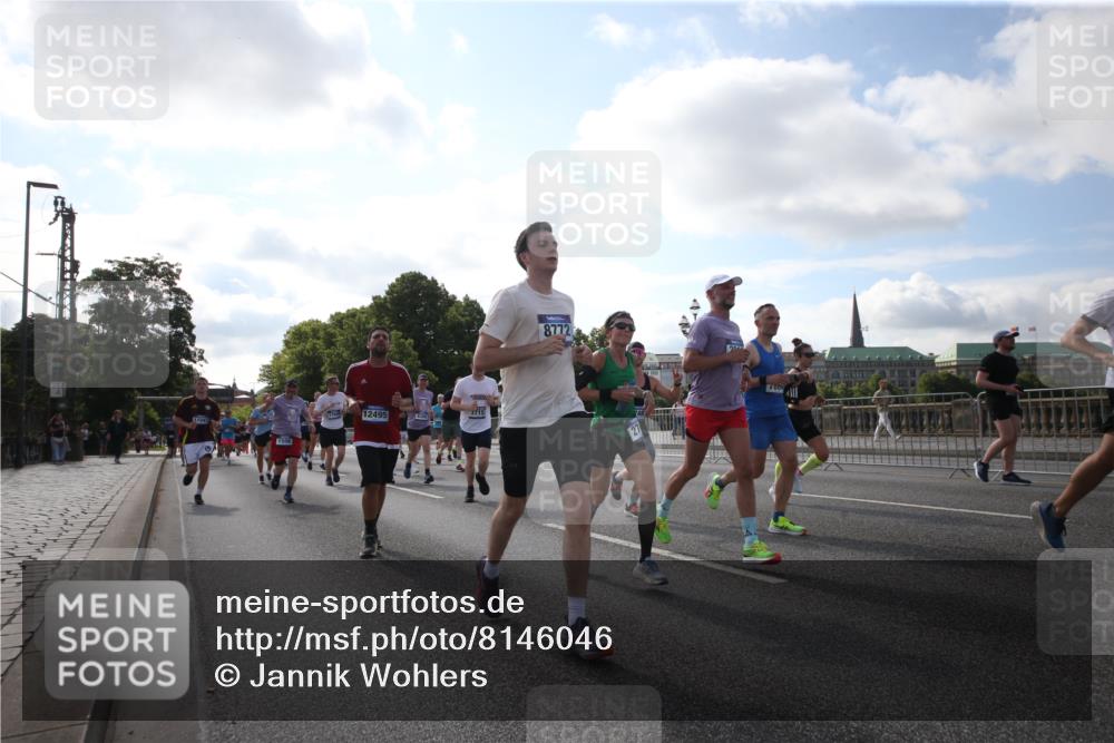 29.06.2025 - hella hamburg halbmarathon Jannik Wohlers http://msf.ph/oto/8146046 29.06.2025 09:58:45 Lombardsbrücke 1506, 1715, 1719, 1972, 2741, 2911, 3037, 3715, 4467, 4839, 5391, 5420, 5457, 5458, 5492, 6390, 6399, 7033, 7129, 7130, 7232, 7864, 8509, 8772, 8798, 9655, 9884, 10266, 10519, 11041, 11068, 11542, 11588, 11589, 11604, 11689, 12014, 12186, 12406, 12495, 12527, 12949, 13792, 13869, 15156, 15407, 15446, 15516, 15686, 15856, 15884, 16334, 16467, 17198, 17383, 17828, 18000, 18133, 18181, 18308, 18340, 18746, 18835, 19047 meine-sportfotos.de