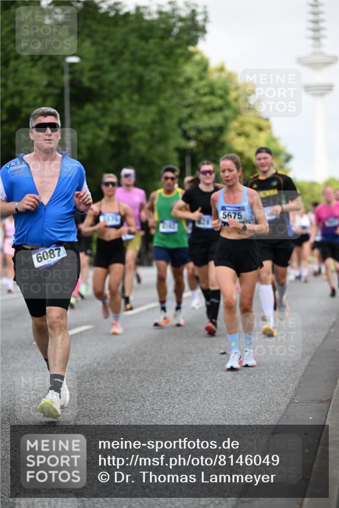 29.06.2025 - hella hamburg halbmarathon Dr. Thomas Lammeyer http://msf.ph/oto/8146049 29.06.2025 10:05:33 Kennedybrücke 1526, 1653, 1722, 1724, 2091, 2167, 2490, 2806, 2936, 2957, 3425, 3663, 3976, 4319, 4322, 4370, 5675, 6087, 6281, 0000, 6302, 6921, 6924, 7287, 7658, 7846, 8030, 8046, 8191, 8392, 8578, 8632, 8822, 9932, 10074, 10281, 10301, 10576, 10915, 11043 meine-sportfotos.de