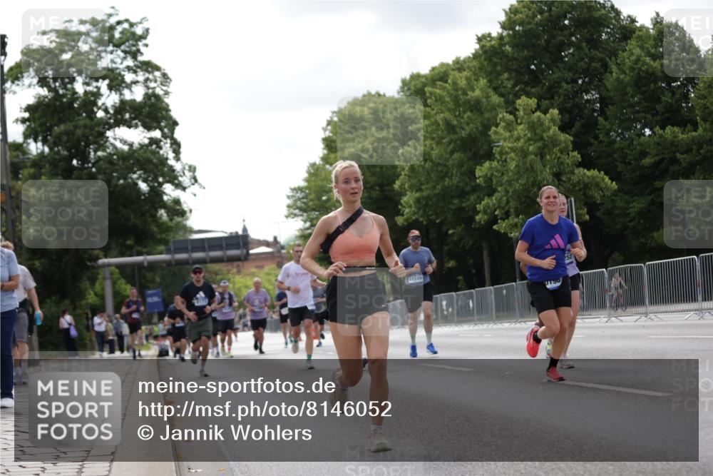 29.06.2025 - hella hamburg halbmarathon Jannik Wohlers http://msf.ph/oto/8146052 29.06.2025 10:10:45 Lombardsbrücke 1723, 2868, 3837, 4287, 5254, 5653, 7271, 7370, 8171, 8206, 8207, 8561, 9119, 10196, 11149, 12556, 12571, 12790, 12836, 13603, 14022, 14149, 15009, 15252, 15908, 16383, 17142, 17500, 19241 meine-sportfotos.de