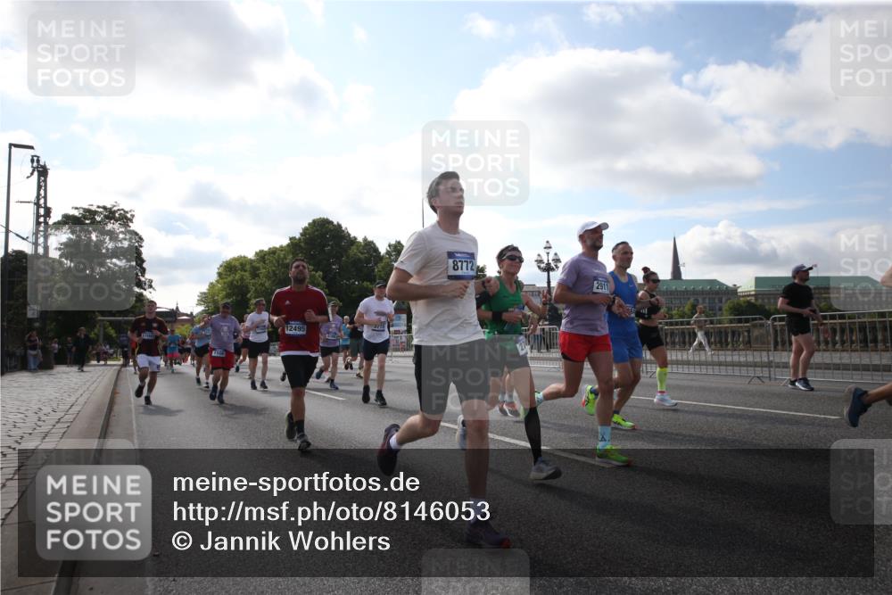 29.06.2025 - hella hamburg halbmarathon Jannik Wohlers http://msf.ph/oto/8146053 29.06.2025 09:58:45 Lombardsbrücke 1506, 1715, 1719, 1972, 2741, 2911, 3037, 3715, 4467, 4839, 5391, 5420, 5457, 5458, 5492, 6390, 6399, 7033, 7129, 7130, 7232, 7864, 8509, 8772, 8798, 9655, 9884, 10266, 10519, 11041, 11068, 11542, 11588, 11589, 11604, 11689, 12014, 12186, 12406, 12495, 12527, 12949, 13792, 13869, 15156, 15407, 15446, 15516, 15686, 15856, 15884, 16334, 16467, 17198, 17383, 17828, 18000, 18133, 18181, 18308, 18340, 18746, 18835, 19047 meine-sportfotos.de