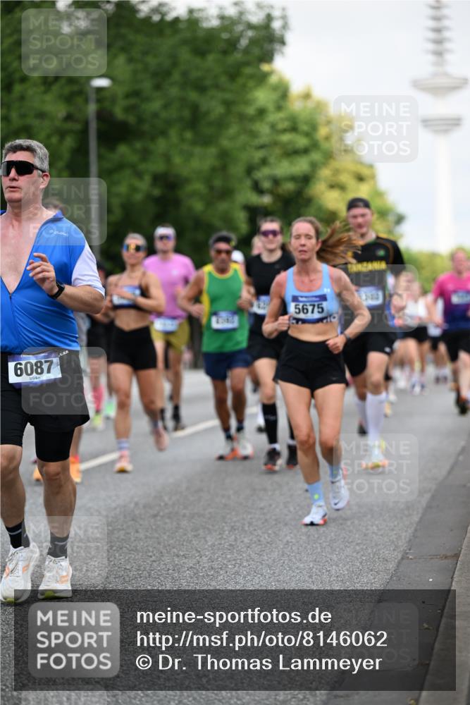 29.06.2025 - hella hamburg halbmarathon Dr. Thomas Lammeyer http://msf.ph/oto/8146062 29.06.2025 10:05:33 Kennedybrücke 1526, 1653, 1722, 1724, 2091, 2167, 2490, 2806, 2936, 2957, 3425, 3663, 3976, 4319, 4322, 4370, 5675, 6087, 6281, 0000, 6302, 6921, 6924, 7287, 7658, 7846, 8030, 8046, 8191, 8392, 8578, 8632, 8822, 9932, 10074, 10281, 10301, 10576, 10915, 11043 meine-sportfotos.de