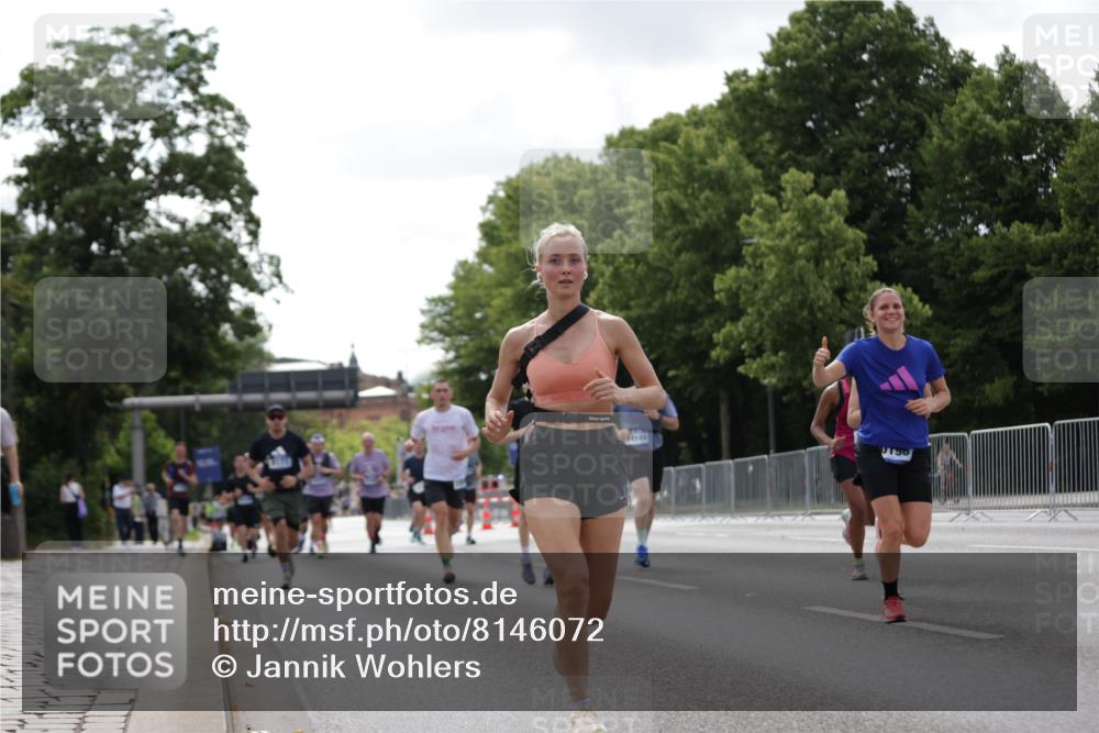 29.06.2025 - hella hamburg halbmarathon Jannik Wohlers http://msf.ph/oto/8146072 29.06.2025 10:10:45 Lombardsbrücke 1723, 2868, 3837, 4287, 5254, 5653, 7271, 7370, 8171, 8206, 8207, 8561, 9119, 10196, 11149, 12556, 12571, 12790, 12836, 13603, 14022, 14149, 15009, 15252, 15908, 16383, 17142, 17500, 19241 meine-sportfotos.de