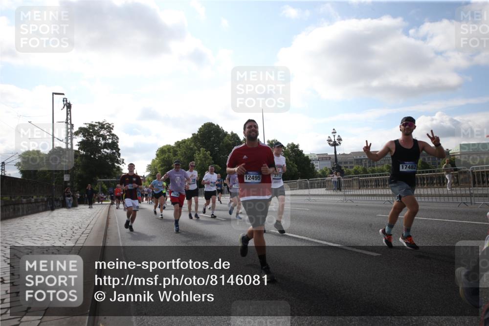 29.06.2025 - hella hamburg halbmarathon Jannik Wohlers http://msf.ph/oto/8146081 29.06.2025 09:58:46 Lombardsbrücke 1506, 1715, 1719, 1972, 2741, 2911, 3037, 3715, 4467, 4839, 5391, 5420, 5457, 5458, 5492, 5866, 6390, 6399, 7033, 7129, 7130, 7232, 7864, 8509, 8772, 8798, 9884, 10266, 10519, 11041, 11068, 11542, 11588, 11589, 11604, 11689, 12014, 12186, 12406, 12495, 12527, 12949, 13792, 13869, 15156, 15407, 15446, 15686, 15856, 15884, 16334, 16467, 16868, 17198, 17383, 18133, 18181, 18308, 18340, 18746, 18835, 19047 meine-sportfotos.de