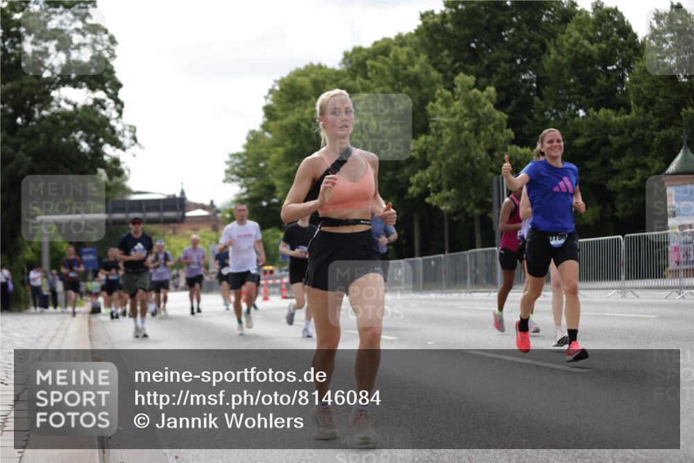 29.06.2025 - hella hamburg halbmarathon Jannik Wohlers http://msf.ph/oto/8146084 29.06.2025 10:10:45 Lombardsbrücke 1723, 2868, 3837, 4287, 5254, 5653, 7271, 7370, 8171, 8206, 8207, 8561, 9119, 10196, 11149, 12556, 12571, 12790, 12836, 13603, 14022, 14149, 15009, 15252, 15908, 16383, 17142, 17500, 19241 meine-sportfotos.de