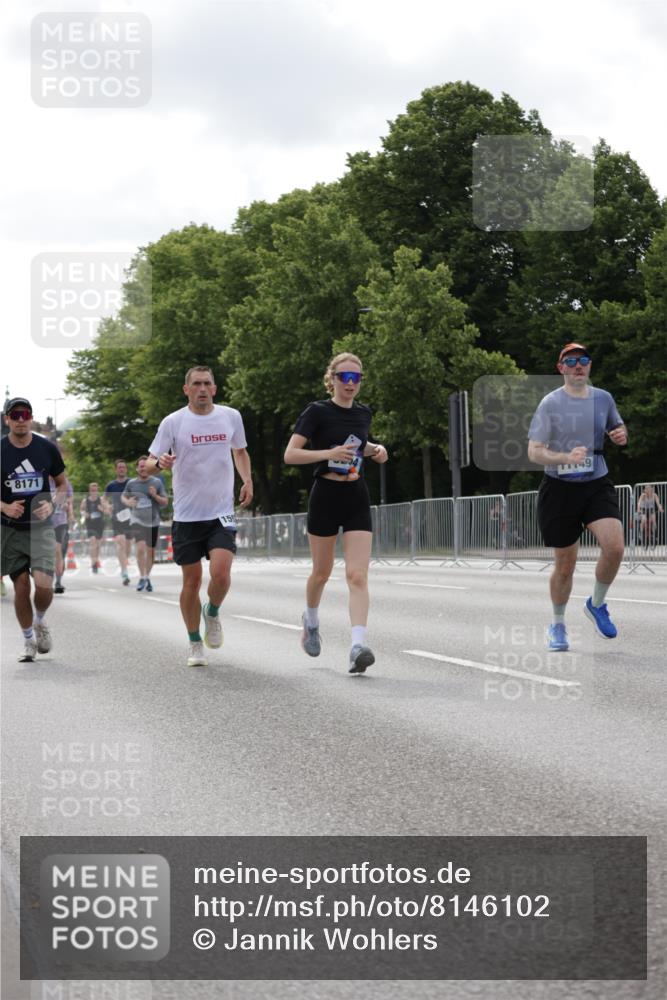 29.06.2025 - hella hamburg halbmarathon Jannik Wohlers http://msf.ph/oto/8146102 29.06.2025 10:10:47 Lombardsbrücke 1723, 2868, 3837, 4287, 5254, 5653, 7271, 8171, 8206, 8207, 8368, 8561, 9119, 10196, 11149, 12286, 12556, 12571, 12836, 13603, 14022, 14149, 15009, 15252, 15908, 16383, 17142, 17500, 17787, 19241 meine-sportfotos.de