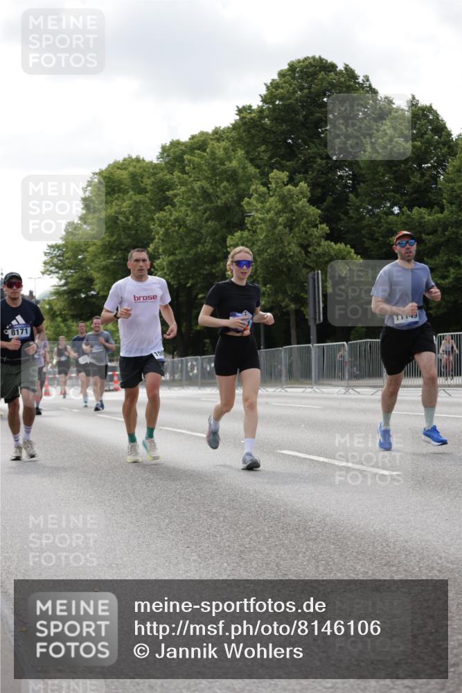29.06.2025 - hella hamburg halbmarathon Jannik Wohlers http://msf.ph/oto/8146106 29.06.2025 10:10:48 Lombardsbrücke 1723, 2868, 3837, 4287, 5254, 5653, 7271, 8171, 8206, 8207, 8368, 8561, 9119, 10196, 11149, 12286, 12556, 12571, 12836, 13603, 14022, 14149, 15009, 15252, 15908, 16383, 17142, 17500, 17787, 19241 meine-sportfotos.de