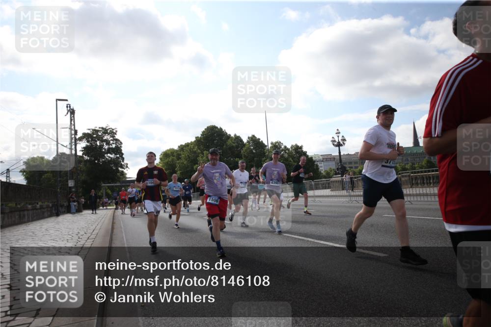 29.06.2025 - hella hamburg halbmarathon Jannik Wohlers http://msf.ph/oto/8146108 29.06.2025 09:58:47 Lombardsbrücke 1506, 1715, 1719, 1972, 2741, 2911, 3037, 3112, 3715, 4467, 4839, 5391, 5420, 5457, 5458, 5492, 5866, 6390, 6399, 7033, 7129, 7130, 7232, 7395, 7864, 8509, 8772, 8798, 9884, 10266, 10519, 11041, 11068, 11542, 11588, 11589, 11604, 11625, 11689, 12014, 12186, 12406, 12495, 12527, 12949, 13792, 13869, 15156, 15407, 15446, 15686, 15856, 15884, 16334, 16467, 16868, 17198, 17383, 18133, 18181, 18746, 18835, 19047 meine-sportfotos.de