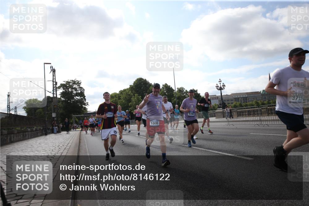 29.06.2025 - hella hamburg halbmarathon Jannik Wohlers http://msf.ph/oto/8146122 29.06.2025 09:58:47 Lombardsbrücke 1506, 1715, 1719, 1972, 2741, 2911, 3037, 3112, 3715, 4467, 4839, 5391, 5420, 5457, 5458, 5492, 5866, 6390, 6399, 7033, 7129, 7130, 7232, 7395, 7864, 8509, 8772, 8798, 9884, 10266, 10519, 11041, 11068, 11542, 11588, 11589, 11604, 11625, 11689, 12014, 12186, 12406, 12495, 12527, 12949, 13792, 13869, 15156, 15407, 15446, 15686, 15856, 15884, 16334, 16467, 16868, 17198, 17383, 18133, 18181, 18746, 18835, 19047 meine-sportfotos.de