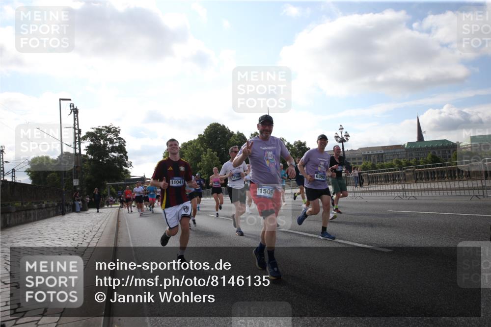 29.06.2025 - hella hamburg halbmarathon Jannik Wohlers http://msf.ph/oto/8146135 29.06.2025 09:58:47 Lombardsbrücke 1506, 1715, 1719, 1972, 2741, 2911, 3037, 3112, 3715, 4467, 4839, 5391, 5420, 5457, 5458, 5492, 5866, 6390, 6399, 7033, 7129, 7130, 7232, 7395, 7864, 8509, 8772, 8798, 9884, 10266, 10519, 11041, 11068, 11542, 11588, 11589, 11604, 11625, 11689, 12014, 12186, 12406, 12495, 12527, 12949, 13792, 13869, 15156, 15407, 15446, 15686, 15856, 15884, 16334, 16467, 16868, 17198, 17383, 18133, 18181, 18746, 18835, 19047 meine-sportfotos.de